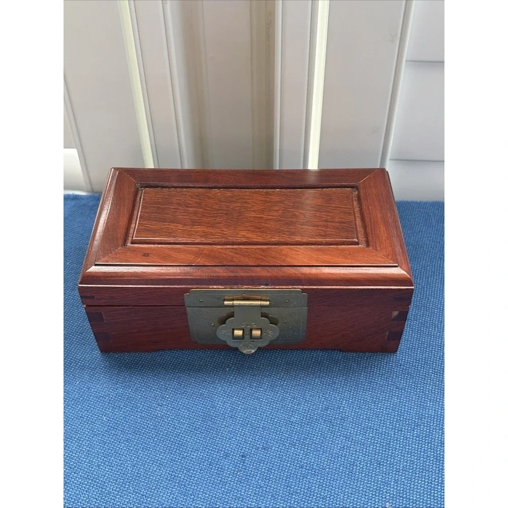 Vtg Chinese Rosewood Jewelry Box w/ Brass Latch & Dovetail Joints 7